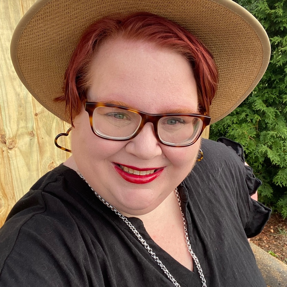 Meet your Posher, Elizabeth
